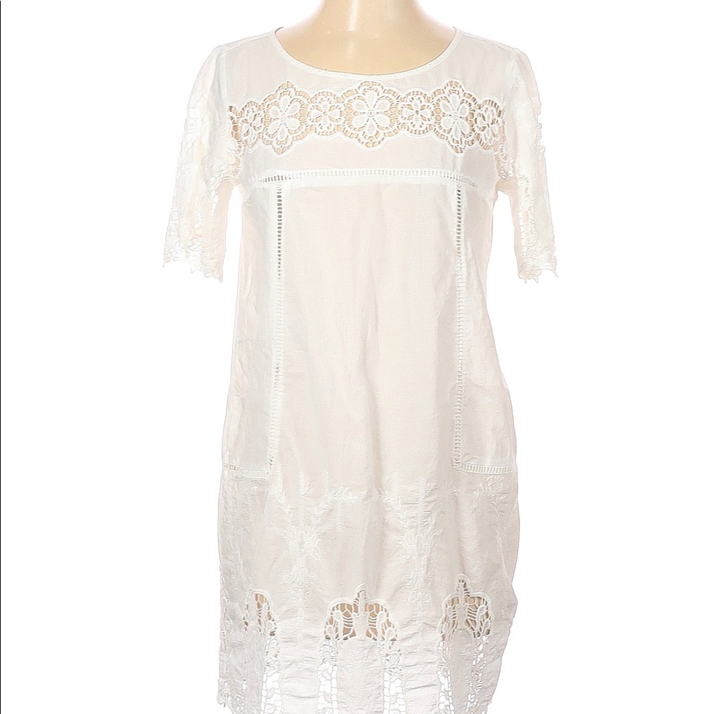 Sanctuary white Cotton casual dress with eyelets, embroidery, scoop neckline.